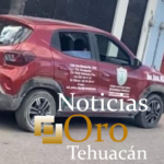Detienen a dos mujeres y un hombre tras percance en la carretera, traían un arsenal escondido en su camioneta.