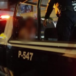EN RIÑA ENTRE COMERCIANTES TERMINA EN LOS SEPAROS, POLICÍA DETIENE A DOS EN EL CENTRO DE TEHUACÁN.